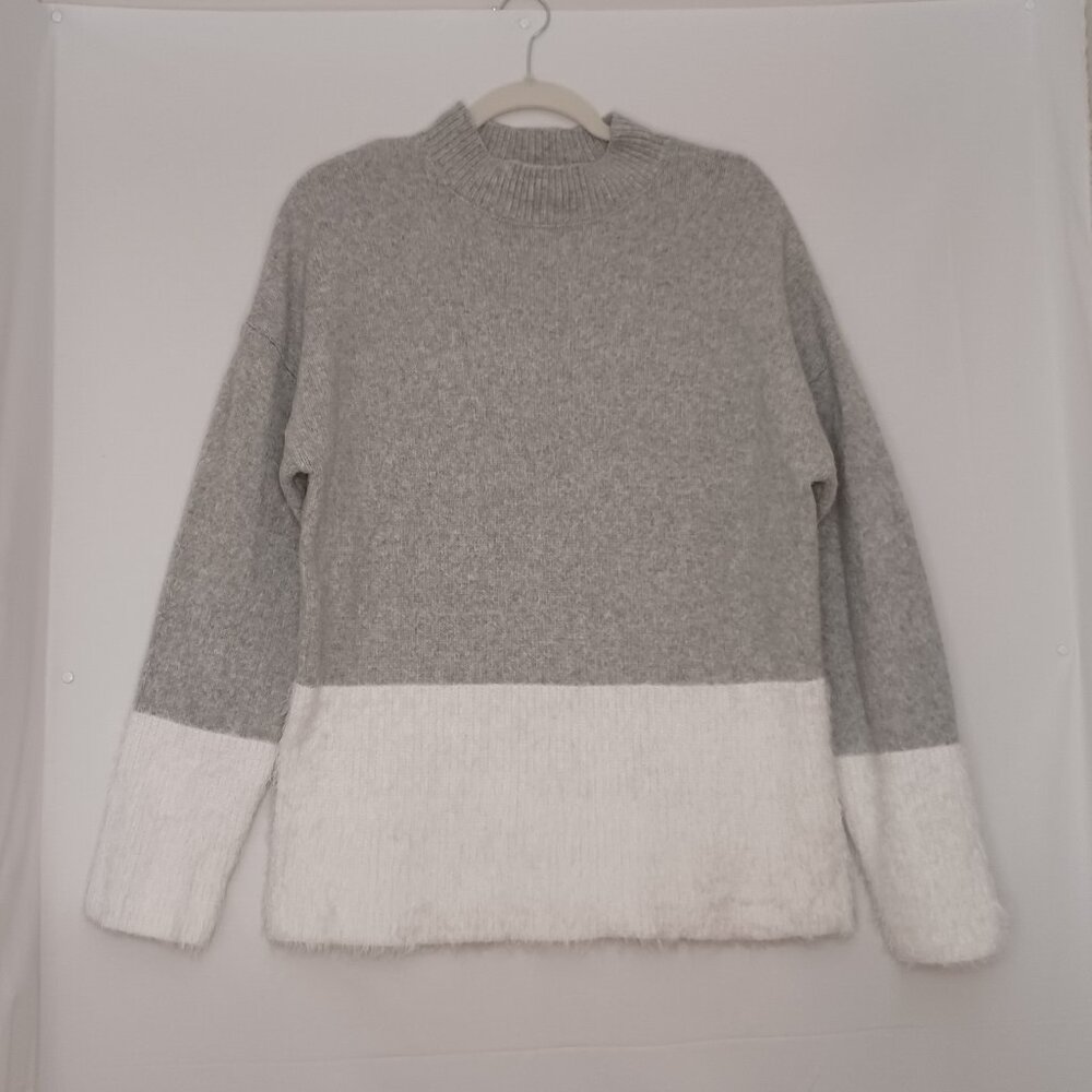 Ady P Women's Wool Mix‎ Gray and White Sweater Size Large
